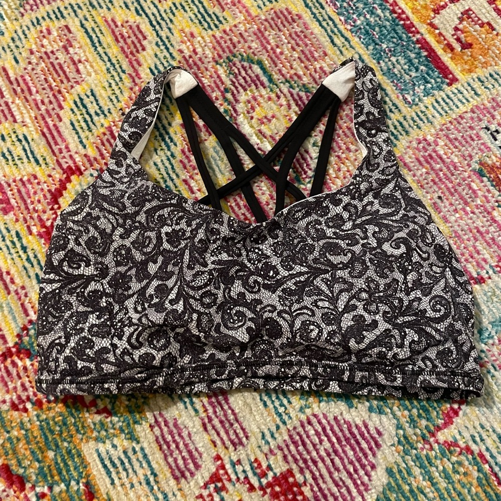 Super cute Lululemon sports bra